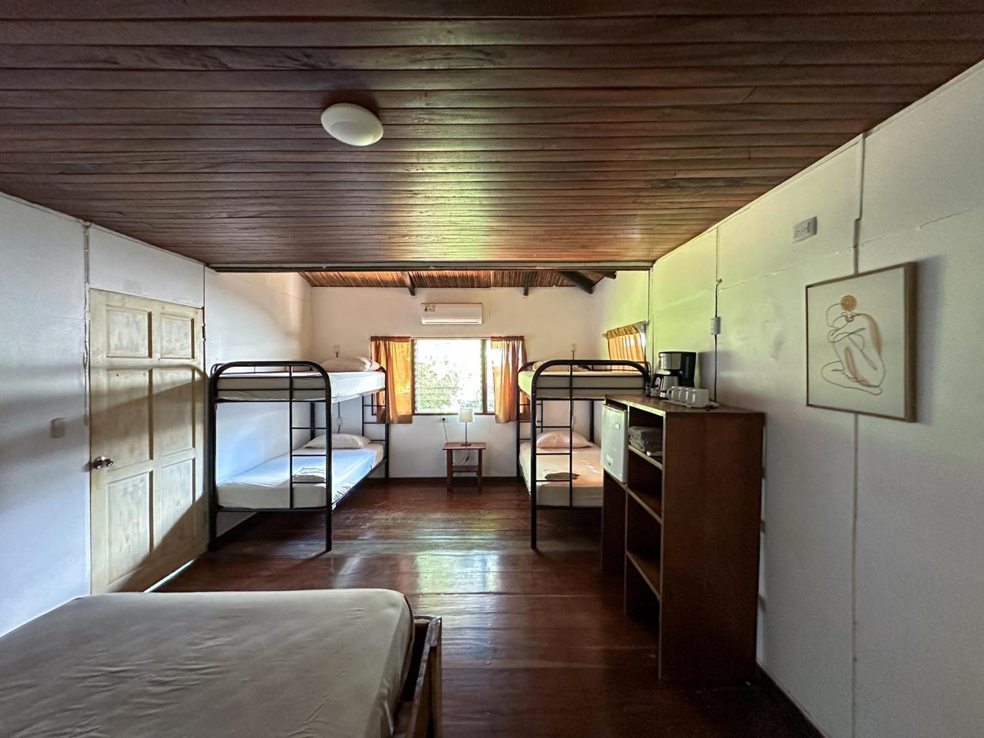 El Clan Hostel Puerto Viejo de Talamanca Extérieur photo